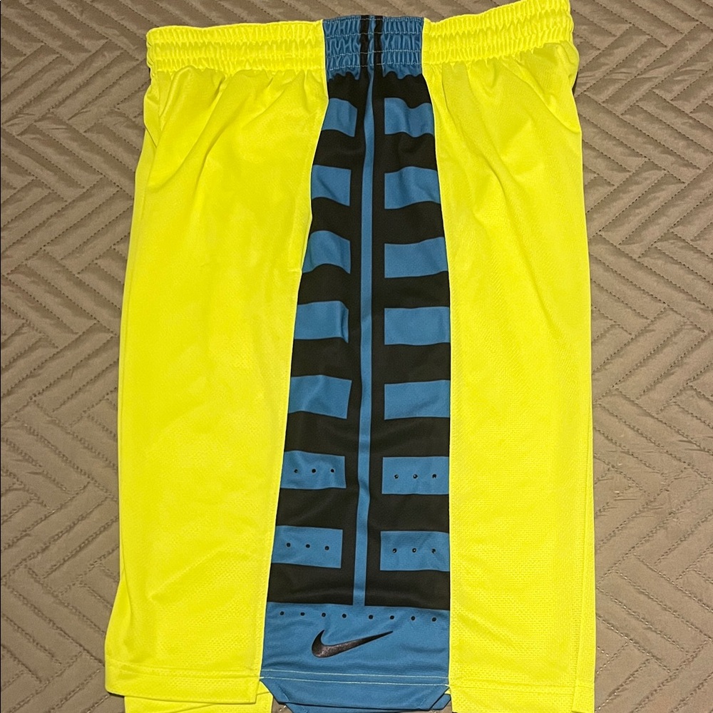 Men’s Nike Elite Shorts - Picture 4 of 7